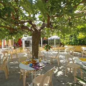 Hotel La Croix De Malte